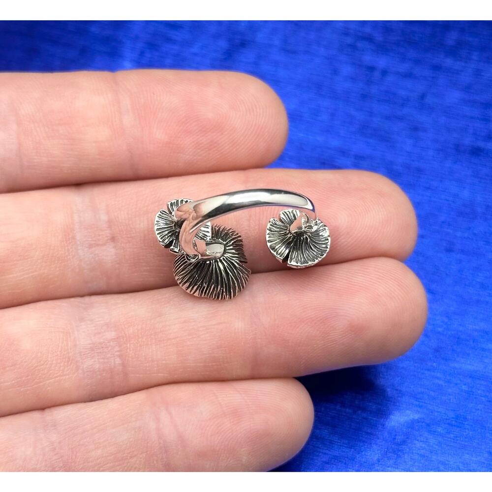 Sterling Silver Adjustable Three Dimensional Mush… - image 7